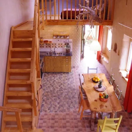 Сasa de vacaciones Beautiful Self-built Ecological House By The River *