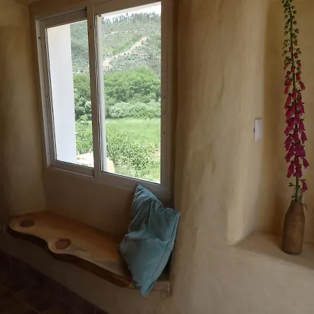 Beautiful Self-built Ecological House By The River Сasa de vacaciones Odeceixe