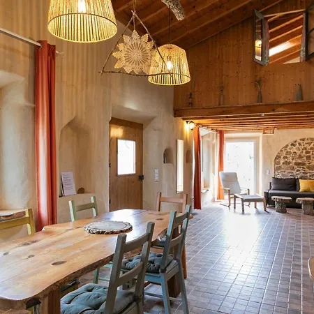 Сasa de vacaciones Beautiful Self-built Ecological House By The River