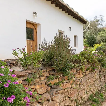 Beautiful Self-built Ecological House By The River Сasa de vacaciones