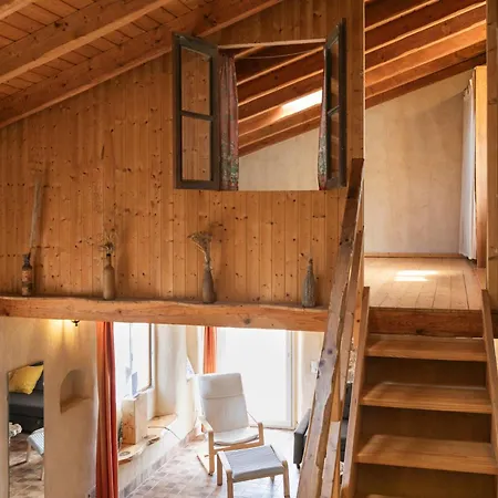 Beautiful Self-built Ecological House By The River Сasa de vacaciones *